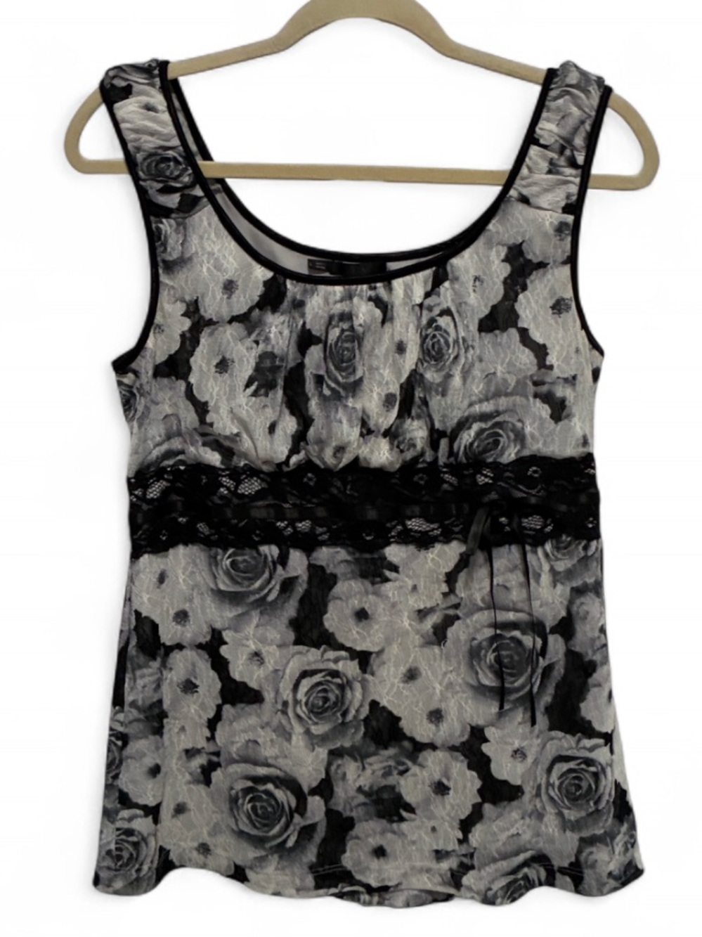 Maurices Y2K Style Floral Lace-Trim Sleeveless Tank Top - Black & White